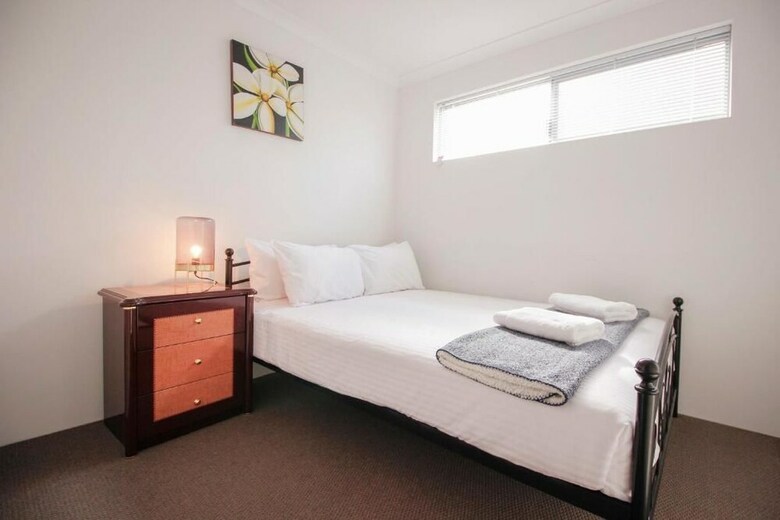 Osborne Park Home (Casa Blanca)