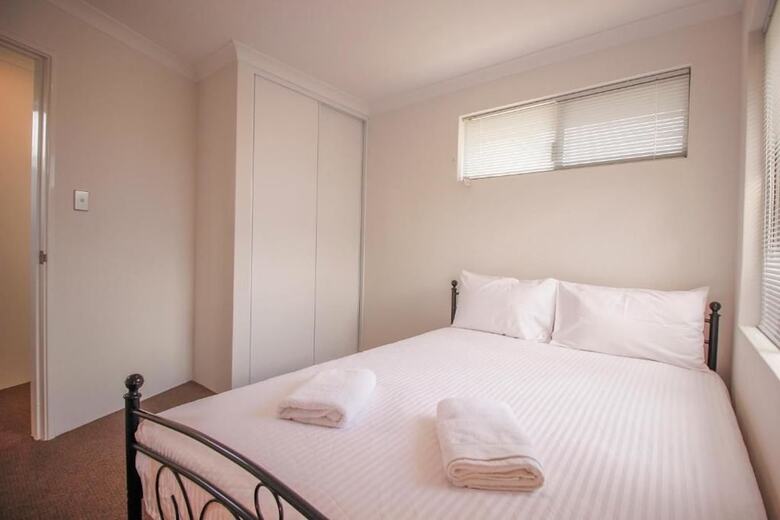 Osborne Park Home (Casa Blanca)