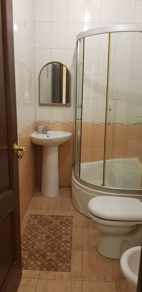Hostal Gostevoy Dom Svetlana - Hostel