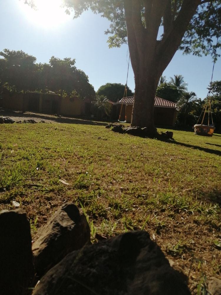 Las Quintas Monkey Lookout & Rural House