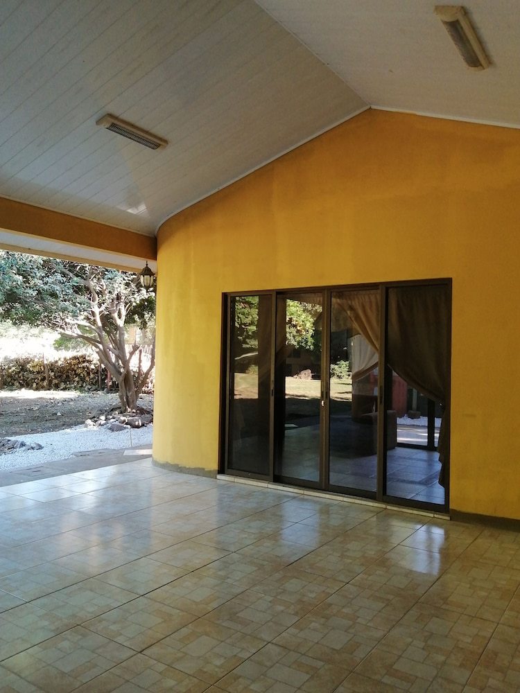 Las Quintas Monkey Lookout & Rural House