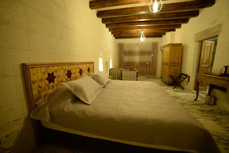 Crassus Cave Hotel