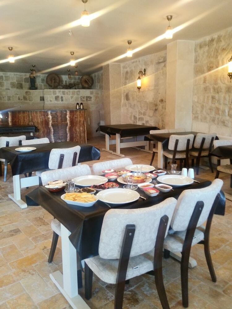 Crassus Cave Hotel