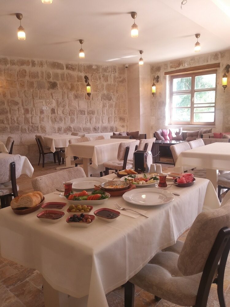 Crassus Cave Hotel