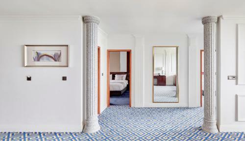 Goldone Hotel & Suites