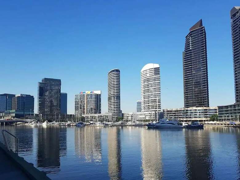Jc Waterfront Apartments On Collins
