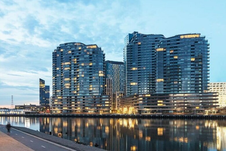Jc Waterfront Apartments On Collins