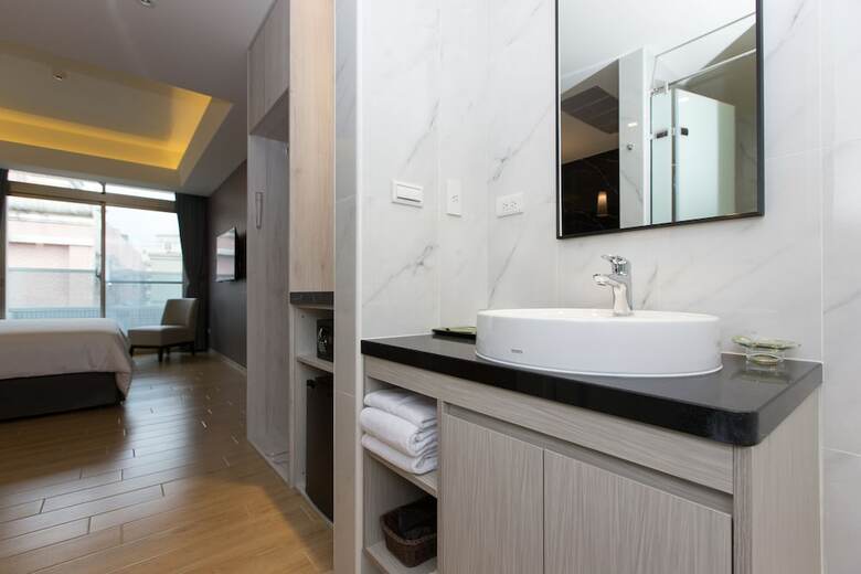 F Hotel Luzhou Taipei