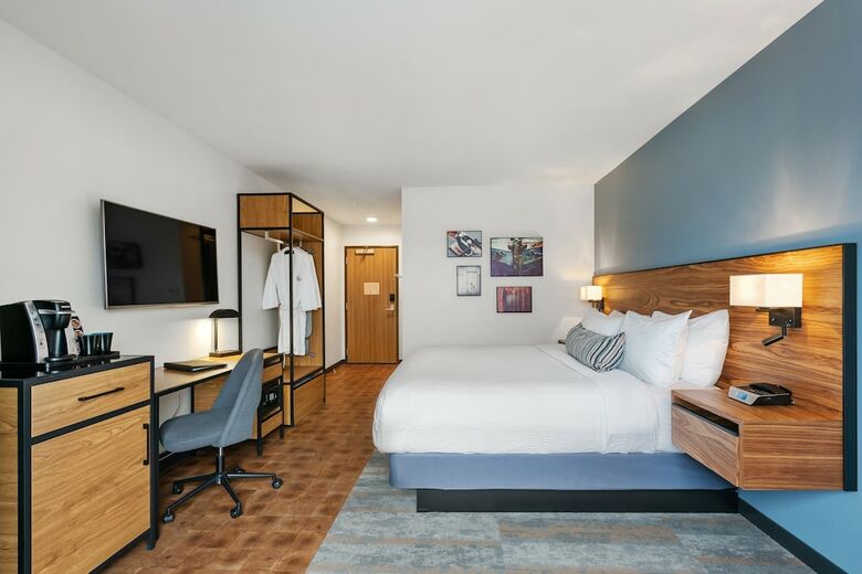 Hotel Indigo Everett - Waterfront Place