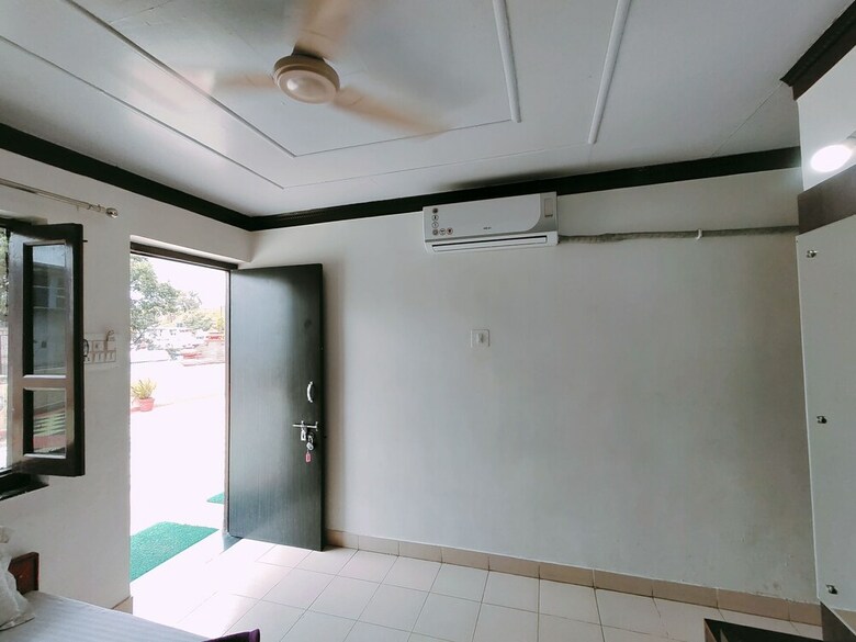 Hotel Radhika Palace