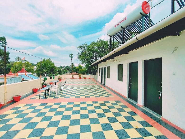 Hotel Radhika Palace