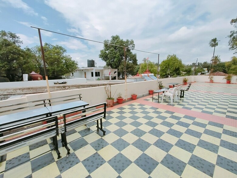Hotel Radhika Palace