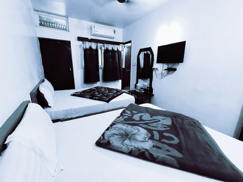 Hotel Radhika Palace