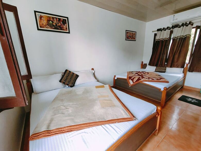 Hotel Radhika Palace