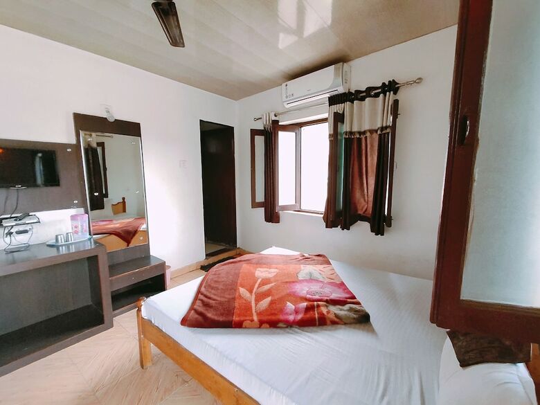 Hotel Radhika Palace