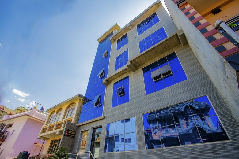 Oyo 303 Hotel Luxury