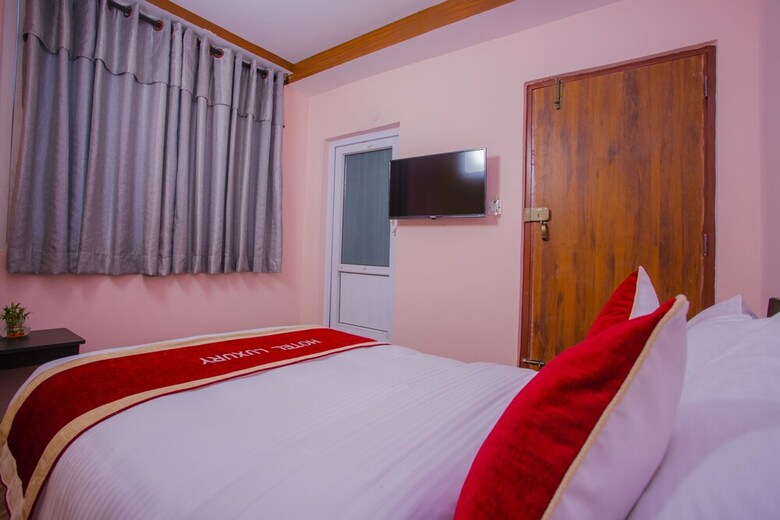 Oyo 303 Hotel Luxury