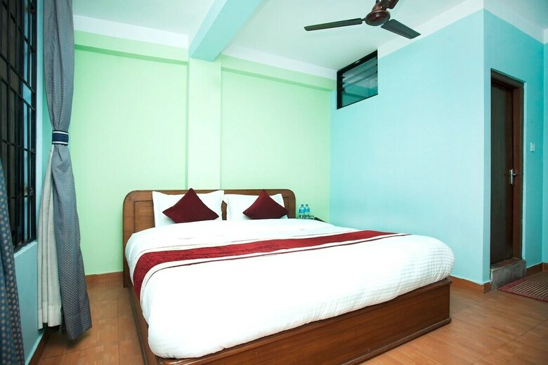 Oyo 356 Hotel Allied