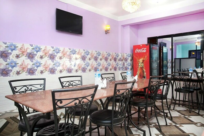Oyo 356 Hotel Allied