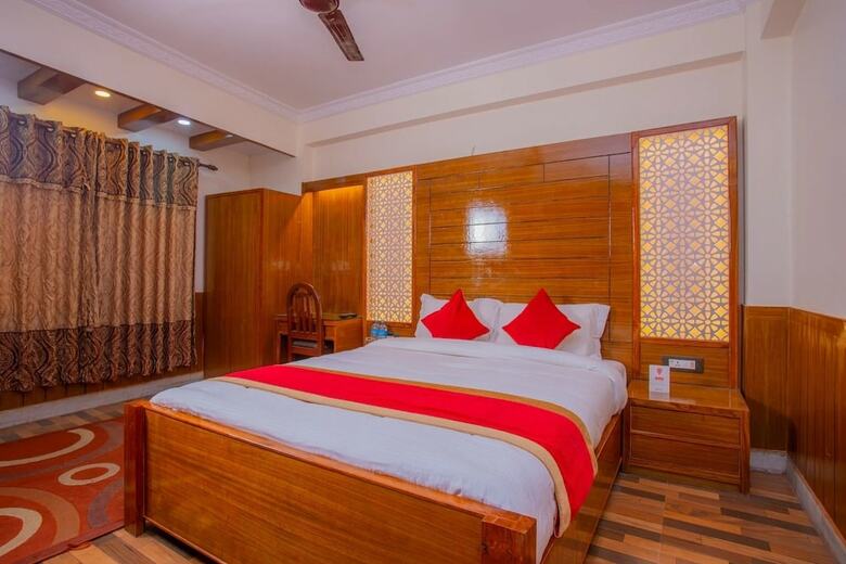 Oyo 304 Hotel Manmana