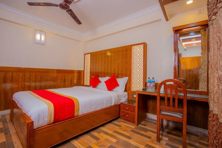 Oyo 304 Hotel Manmana