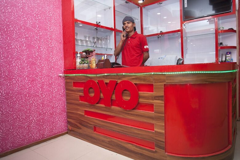 Oyo 372 Hotel Happy Inn
