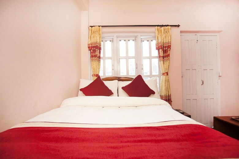Oyo 372 Hotel Happy Inn