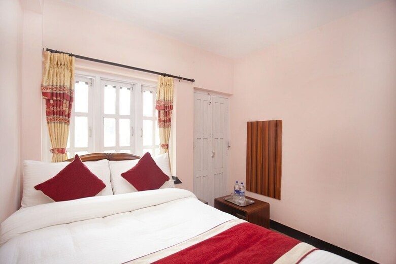 Oyo 372 Hotel Happy Inn