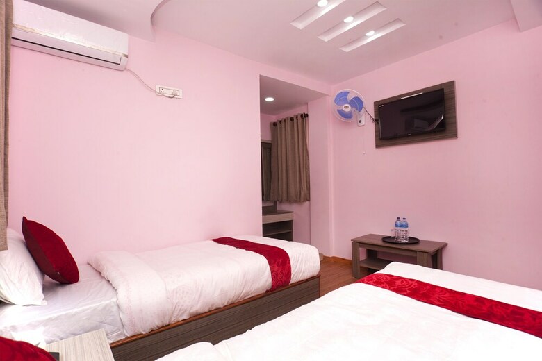 Oyo 370 Hotel Devdaha & Restaurant
