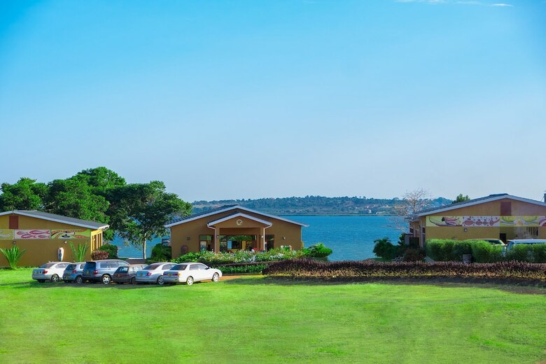 Posada Nyange Resort And Marina