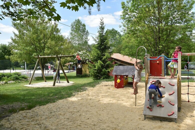 Camping Le Petit Lion - Lodges Bois