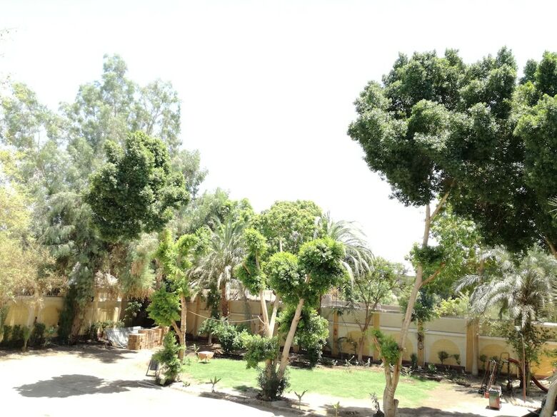Rezeiky Hotel And Camp Luxor