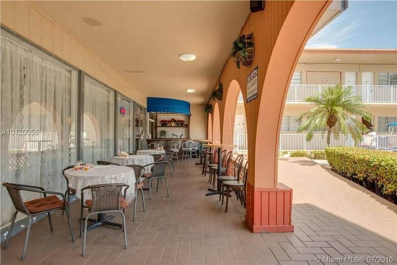 Gorgeous 1br Apartment, A Walk From The Beach