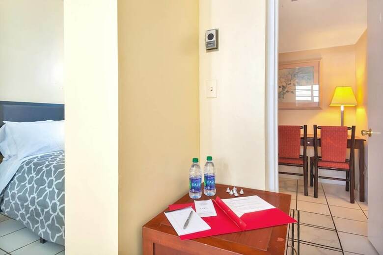 Gorgeous 1br Apartment, A Walk From The Beach