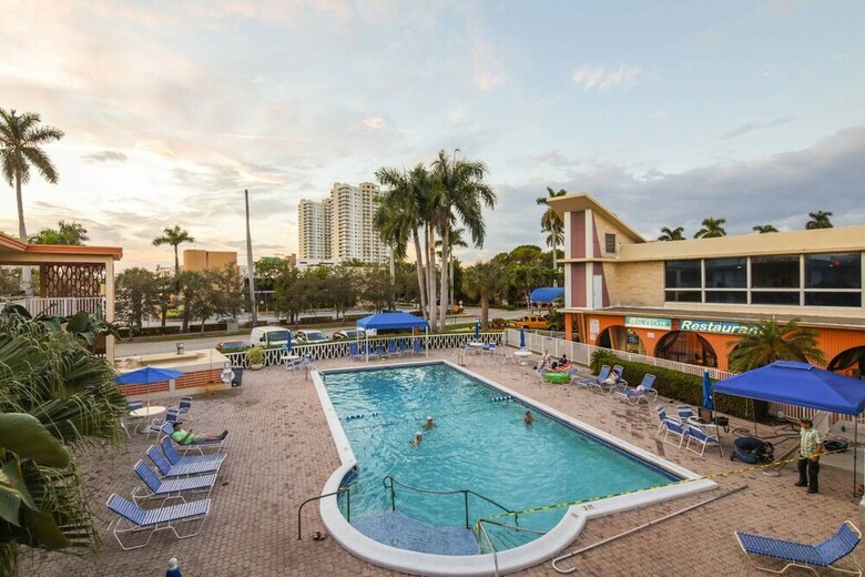 Apartamentos Gorgeous Gem, Walk From The Ocean!!