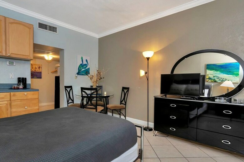 Apartamentos Gorgeous Gem, Walk From The Ocean!!