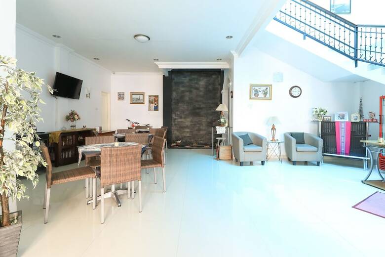 Hotel Ge Jacmart Homestay