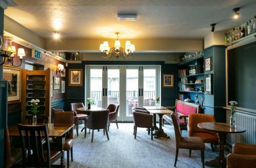 Bed & Breakfast The Cowdray Arms