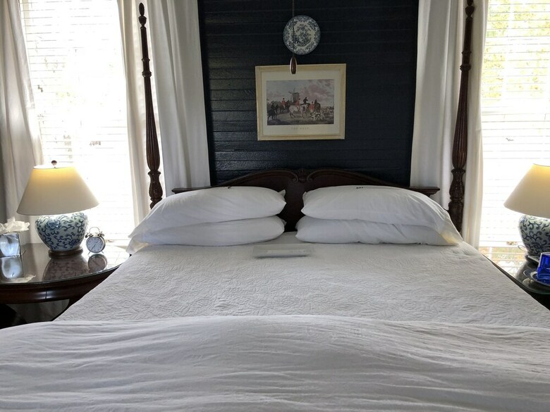 Bed & Breakfast Wakefield Farms Llc