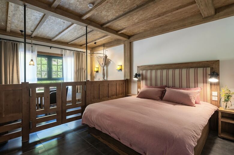 Castle Farmstay Hotel