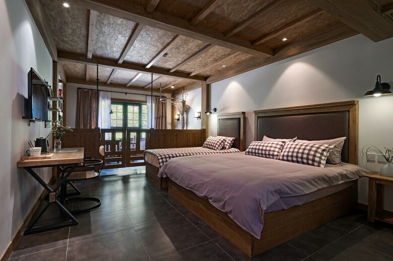 Castle Farmstay Hotel