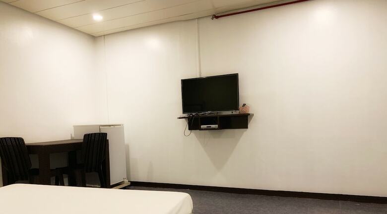 Hotel Acme Inn Subic