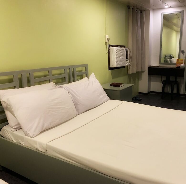 Hotel Acme Inn Subic