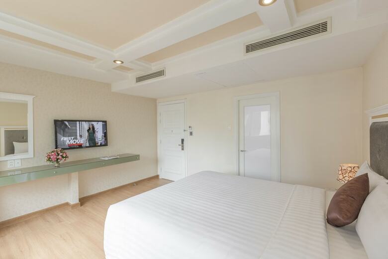 Dyn Opera Hotel