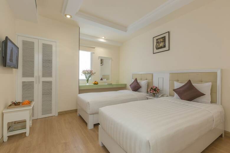 Dyn Opera Hotel