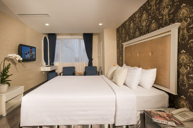 Dyn Opera Hotel