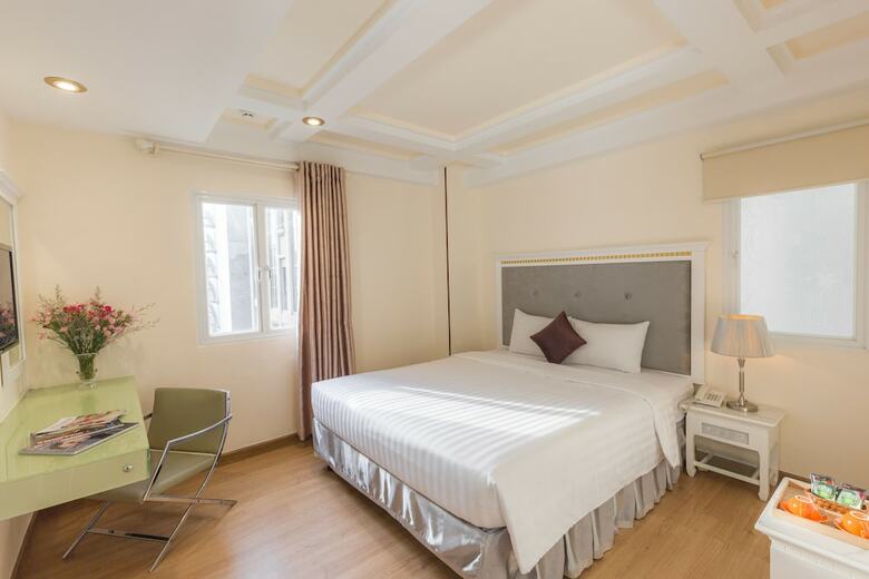 Dyn Opera Hotel