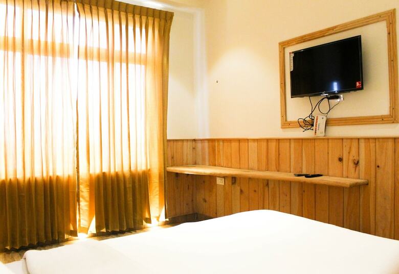 Hotel Al Woodlands Residency