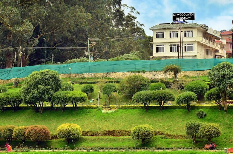 Hotel Al Woodlands Residency