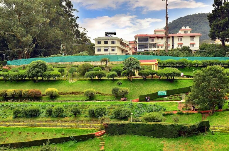 Hotel Al Woodlands Residency